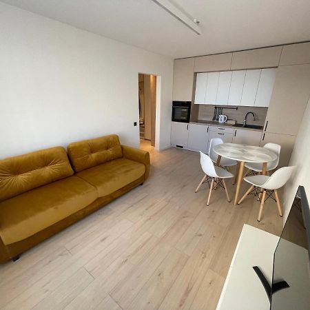 Mb Livinga Apartamentai Taikos G Мажейкяй Екстер'єр фото